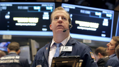 S&P 500 Ends nearly Flat, Gives Back Gains; Fed's Powell says Inflation to Rise