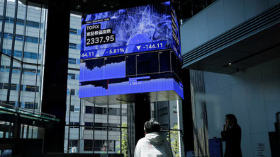 Shares Steady, Dollar Firms on US Tariff Letters; Oil Dips