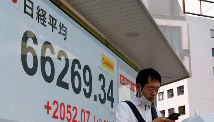 Nikkei Rally Shifts Gears as Investors Chase AI Darlings