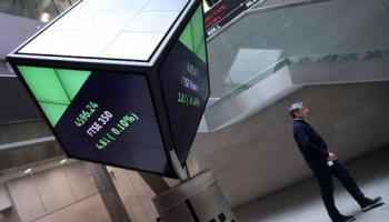 UK Stocks Steady as Traders await Rate Cues; GBP Holds near Lows