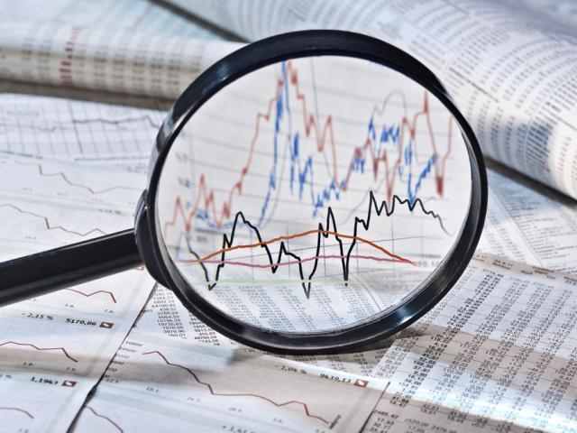 Week in review: Gold tops $1800, Pound smiles while Dollar slips