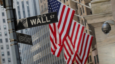 Wall St Closes Higher as Investors Digest Earnings, Megacap Outlook