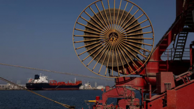 Oil Surges 3% as Attacks Halt Saudi Pipeline