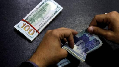 Pakistani Rupee Plummets as Markets Adjust to Removal of Unofficial Controls