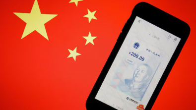 China Pushes Yuan Global, Vows to Curb Financial Risks