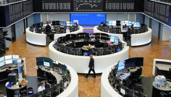 European Shares Tumble as Economic, Trade Uncertainty Muddies Growth Outlook