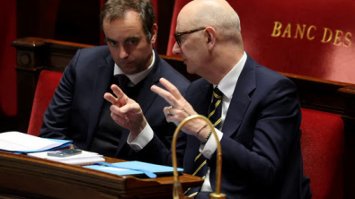 France Edges Towards Budget Deal with Socialists Welcoming PM's Concessions