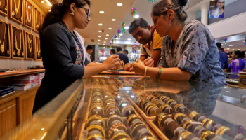 Gold set for 4rth Monthly Gain, Markets Wager on US Rate Cut