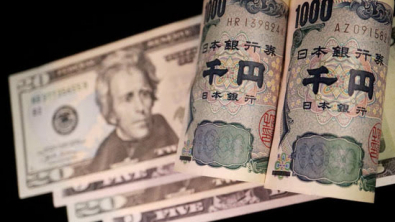 Yen Falls on BOJ's Resolute Dovishness, Raises Intervention Risk