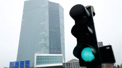 ECB sees Underpriced Geopolitical Risks, Warns against Easing Bank Rules