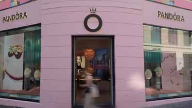 World's Biggest Jeweller Pandora Braces for Fierce Black Friday Competition