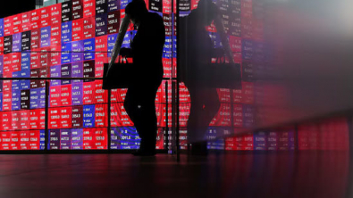 Stocks Up in Asia as Tech Mood Shifts, Oil Slides