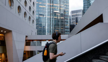 Hedge Funds Draw Asian Investors Looking Beyond Bonds
