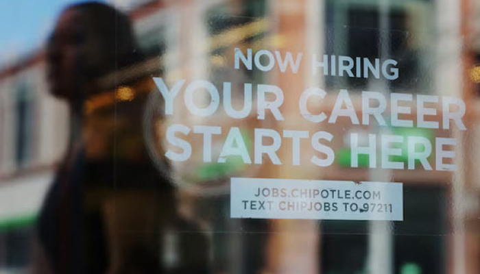 US Job Growth Stuck in Slow Gear in Dec; Unemployment Rate Dips to 4.4%