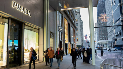 US Q2 GDP Revised Higher amid Robust Consumer Spending
