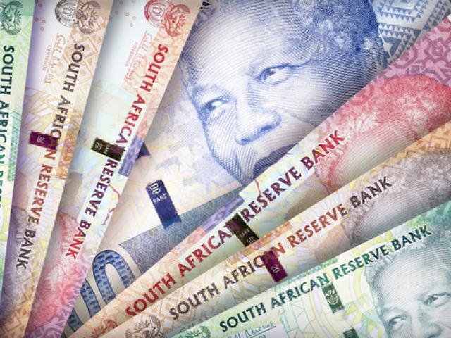 Rand nosedives to fresh 2019 low as political risk intensifies