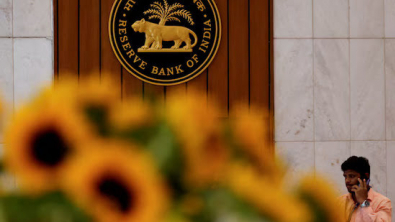 India's Central Bank Holds Rates, Awaits Inflation Signal