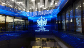 London Stocks Fall as Gilt Yields Rise; Reckitt Gains