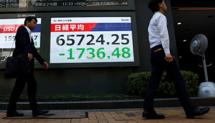 Asia Stocks Fall as Yen Surges, Iran Warns US of Retaliation
