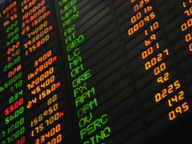 Stocks fight for gains after May’s losses while Dollar waits for fresh catalyst