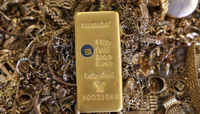 Gold Steady as Markets Gauge Mideast Tensions, Fed Bets