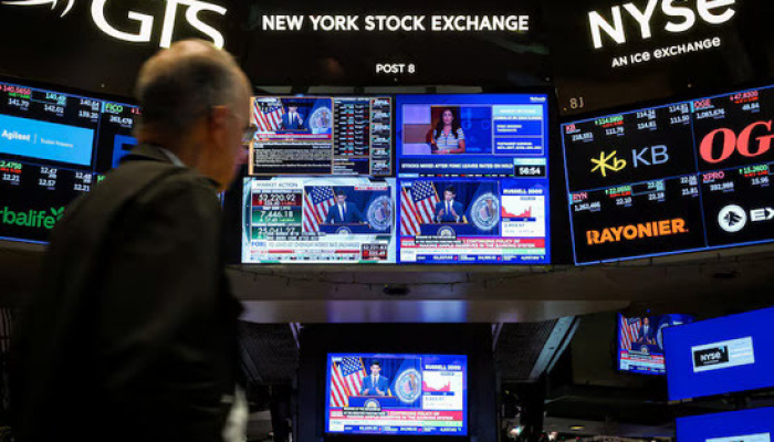 Wall Street Ends Lower, Off Record Highs, as Yields Climb