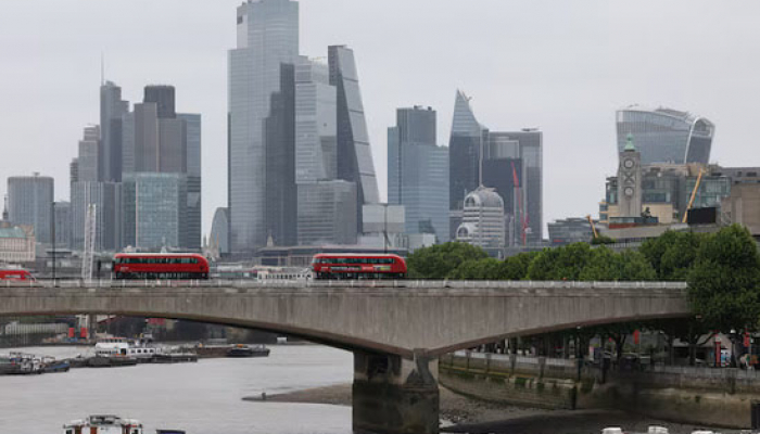 Demand for AI, Tech Experts Pushes UK Financial Sector Vacancies Up 12%, Recruiter