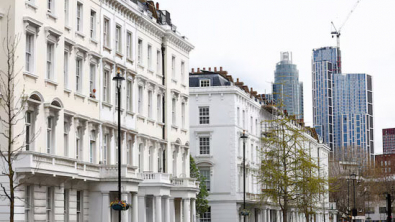UK House Prices Fall While Rents Rise by Least in 4 yrs, Surveys