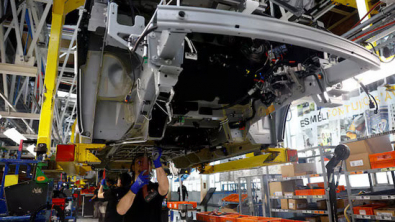 French Manufacturing Output and Orders Rise in April on Inflation Fears, PMI