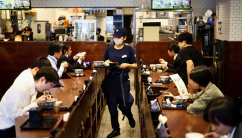 Japan's Services Sector Extends Growth in Oct Despite Demand Slowdown, PMI