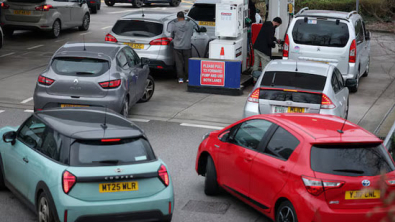 UK Fuel Dash at Start of Iran War Boosts Retail Sales