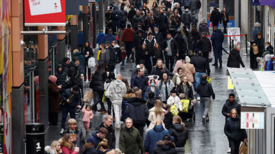 UK Pay Settlements Hold at 3.5% for Second Month, IDR survey