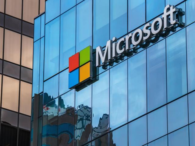 Can Microsoft’s share price hit a new record high?