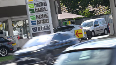 Germany's Merz Vows Relief Plan Soon as Pump Prices Record
