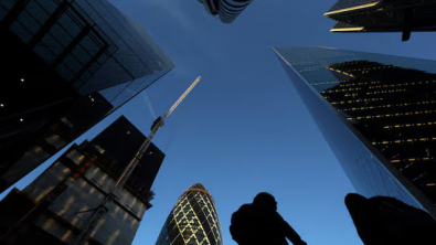 UK Businesses Breathe Sigh of Relief on Reeves' Budget, PMIs