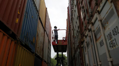 India Trade Deficit Widens; Focus Turns to Trade Pacts