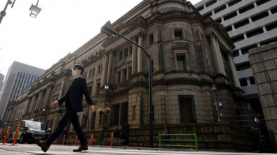 Japan's Central Bank will Keep Stimulus for Now, Risks Grow