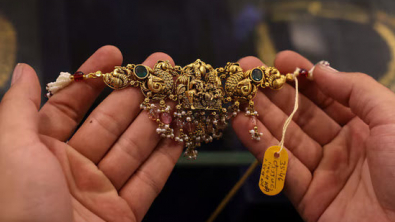 India Gold Discounts Deepen on Volatility; China Steady