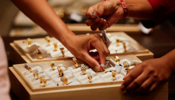 India Cbank's Gold Pile Tops $100B on Surging Bullion Prices