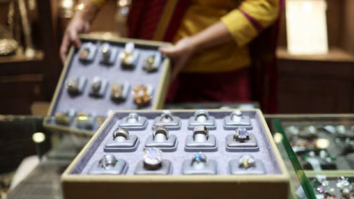 India May Silver Imports Hit 3-Year Low on Curbs