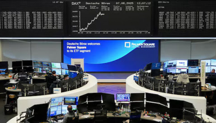 Europe Shares Log 2nd Weekly Gain, Focus on Trump-Putin Talks