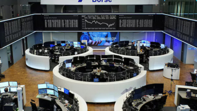 Europe Shares Close Lower as Oil Surge Sparks Inflation Worries, Rate Hike Bets