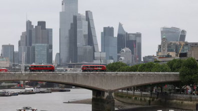 Demand for AI, Tech Experts Pushes UK Financial Sector Vacancies Up 12%, Recruiter