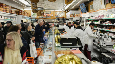May US PCE Inflation Tops 4%, Leaves Fed Hike on the Table
