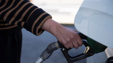 US Gasoline Prices Tumble for Sixth Straight Week