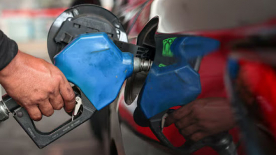 Dollar Slips, Bonds Struggle as Iran War Spurs Hawkish Rate Rethink