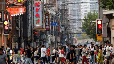 China Services Activity Growth Cools in March, Private PMI