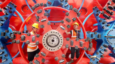 China Cuts Key Rates to Aid Economy as Trade War Simmers