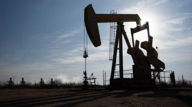 Oil Eases after Rising to 2-wk High on Russia-Ukraine Supply Concerns