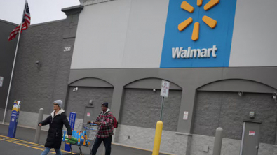 Walmart Holds Targets as Fuel Shock Hits American Spending
